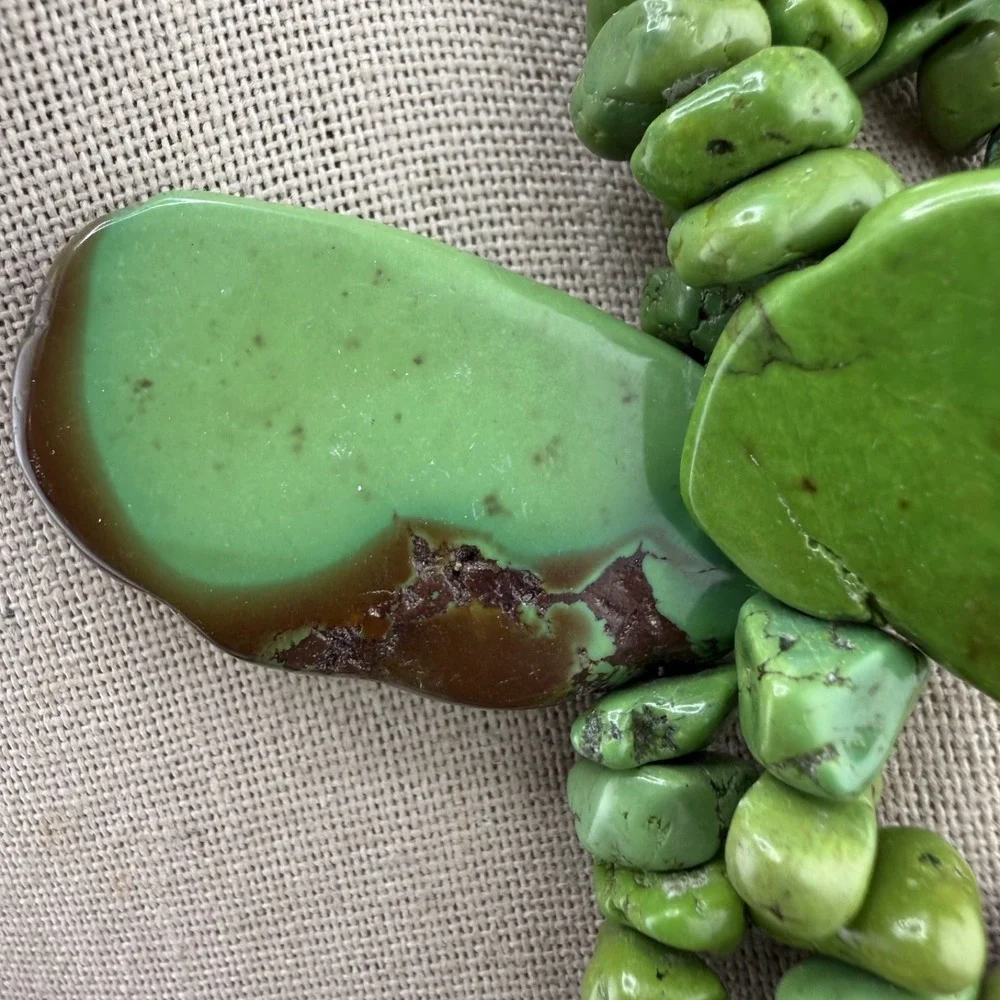 Vintage Statement Necklace Kelly Green Stone Layered HEAVY 18" - Picture 10 of 11